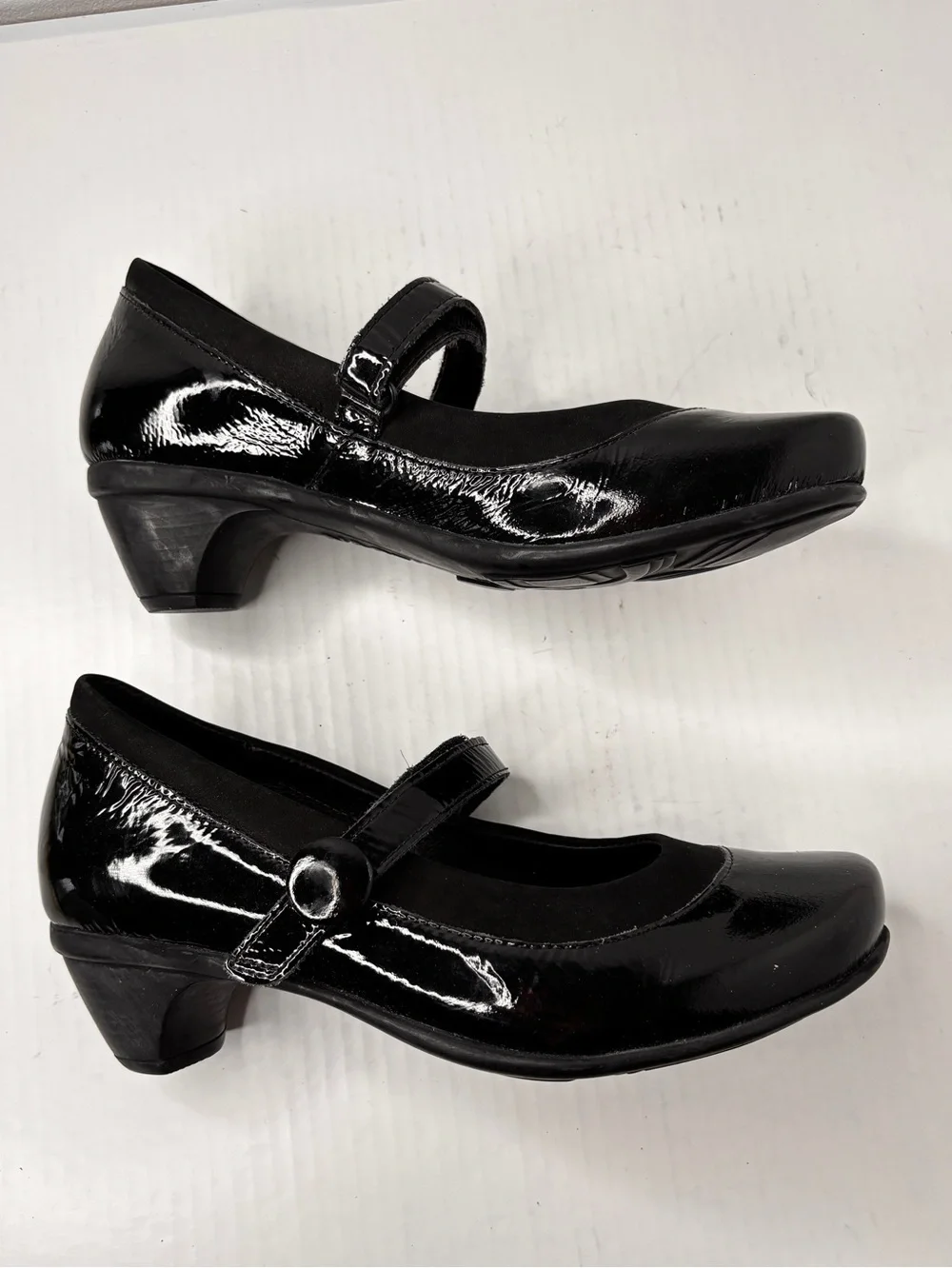 Naot Trendy Mary Jane Pump Womens Comfort Shoe Size 6 EU 37 Black Patent Leather